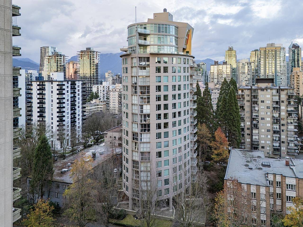 Vancouver, BC V6E 4M8,1277 NELSON ST #1306