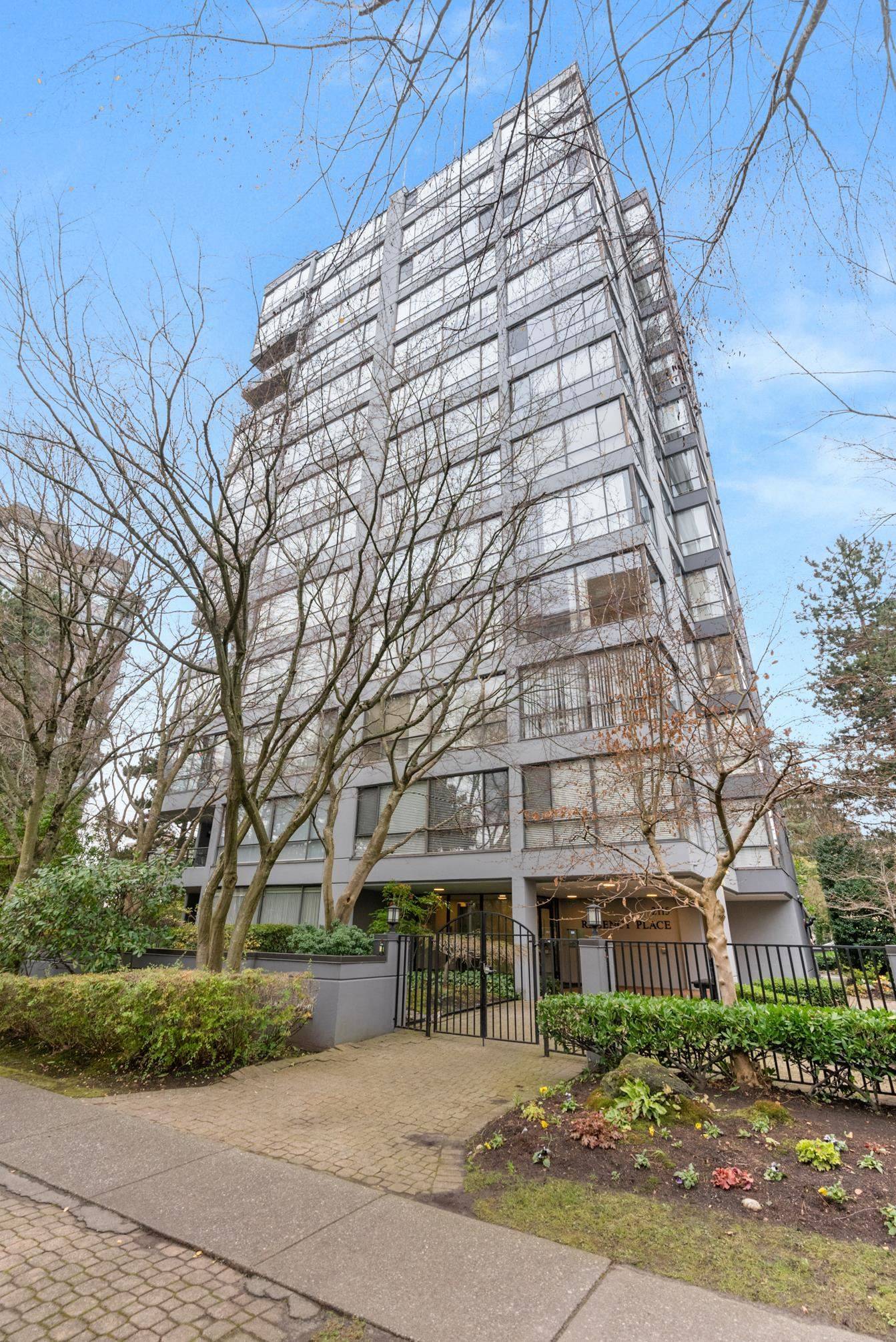 Vancouver, BC V6M 1W4,2115 W 40TH AVE #402