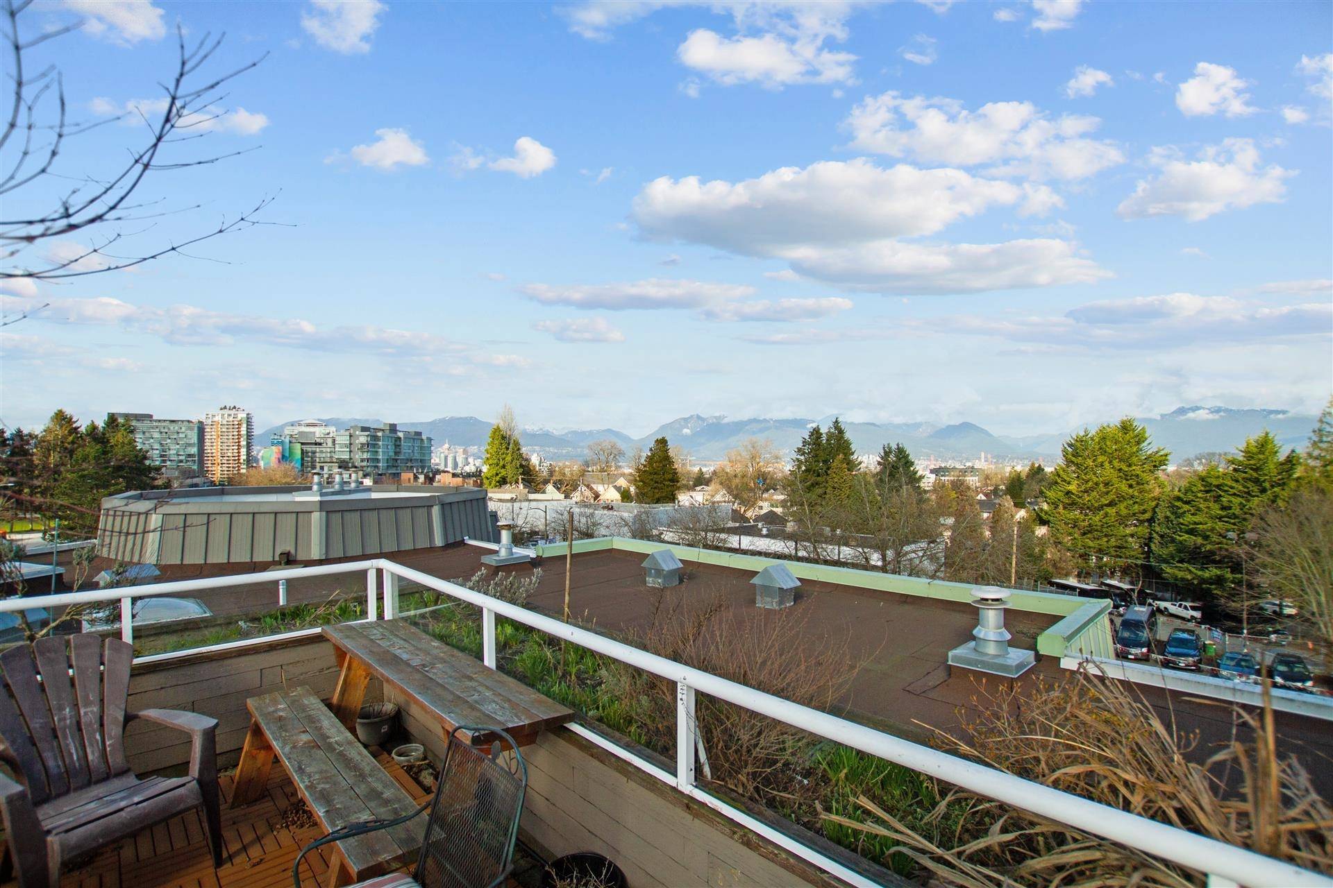 Vancouver, BC V5T 3J9,488 KINGSWAY #w414