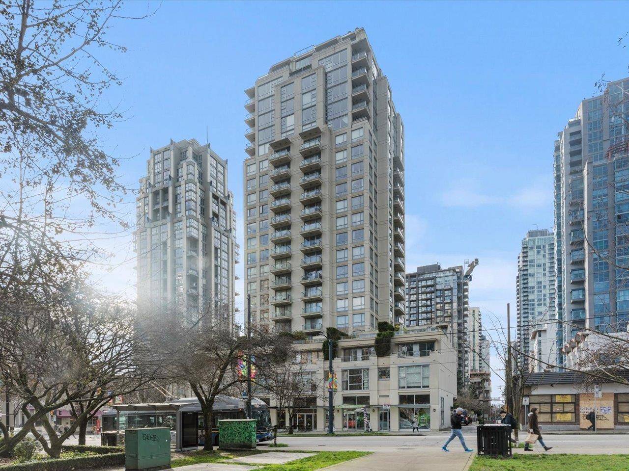 Vancouver, BC V6B 1E6,1225 RICHARDS ST #1106