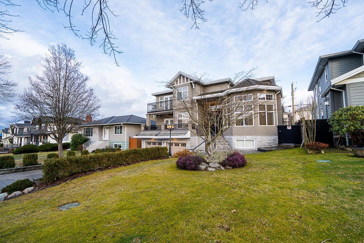 Burnaby, BC V5E 2P4,6442 LAKEVIEW AVE