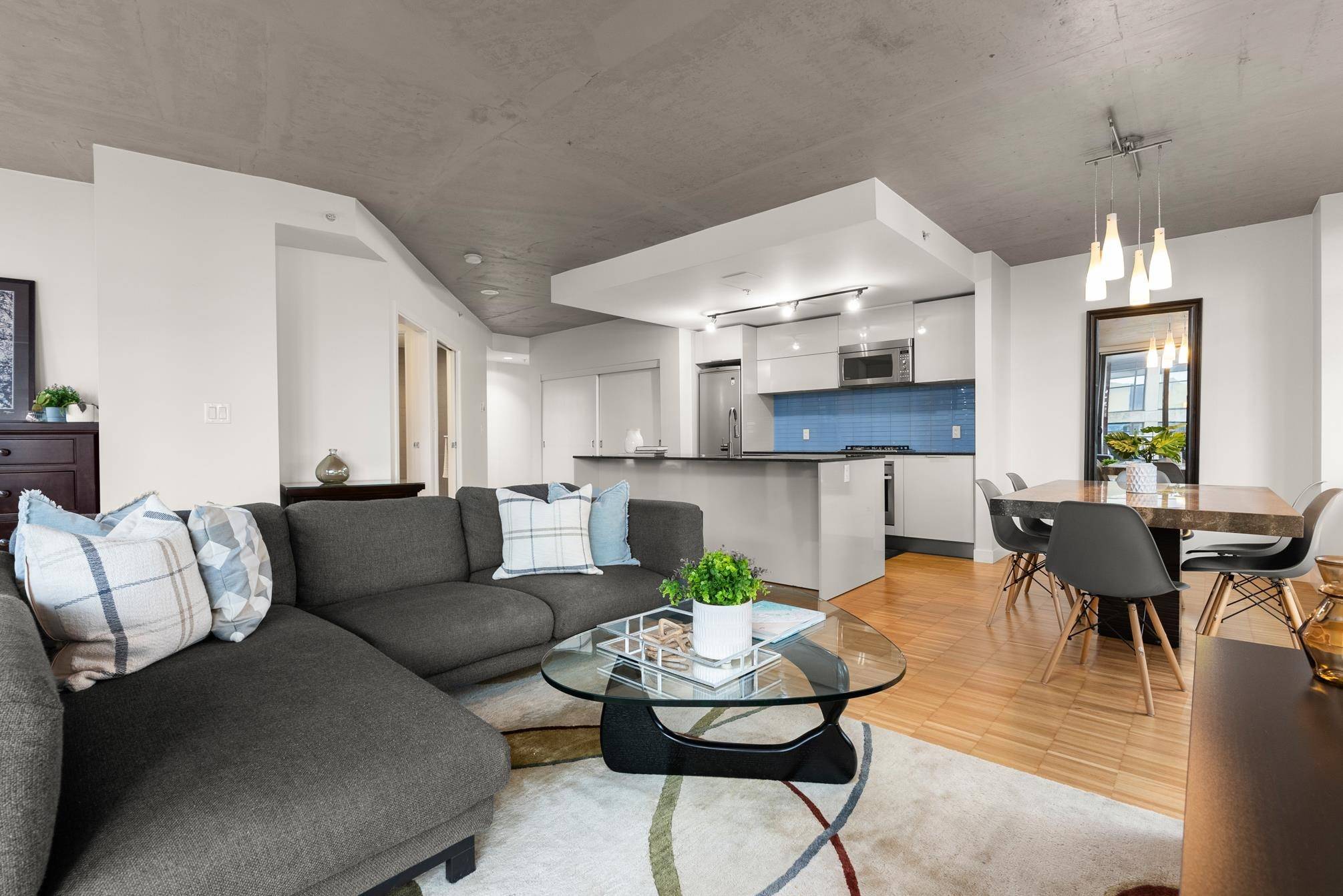 Vancouver, BC V6B 0E6,128 W CORDOVA ST #1406