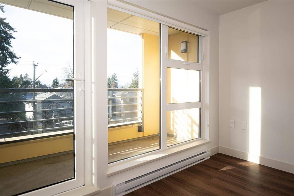 Surrey, BC V3T 3W7,10928 132 ST #318