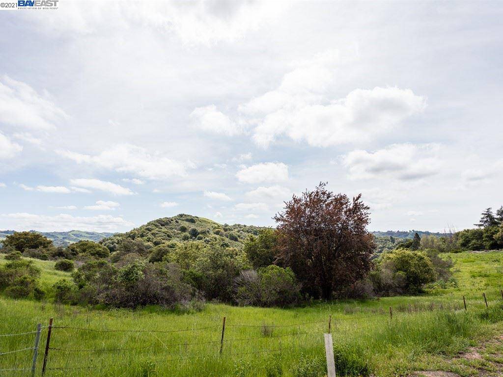 Castro Valley, CA 94552,5427 Jensen Rd Lot #3