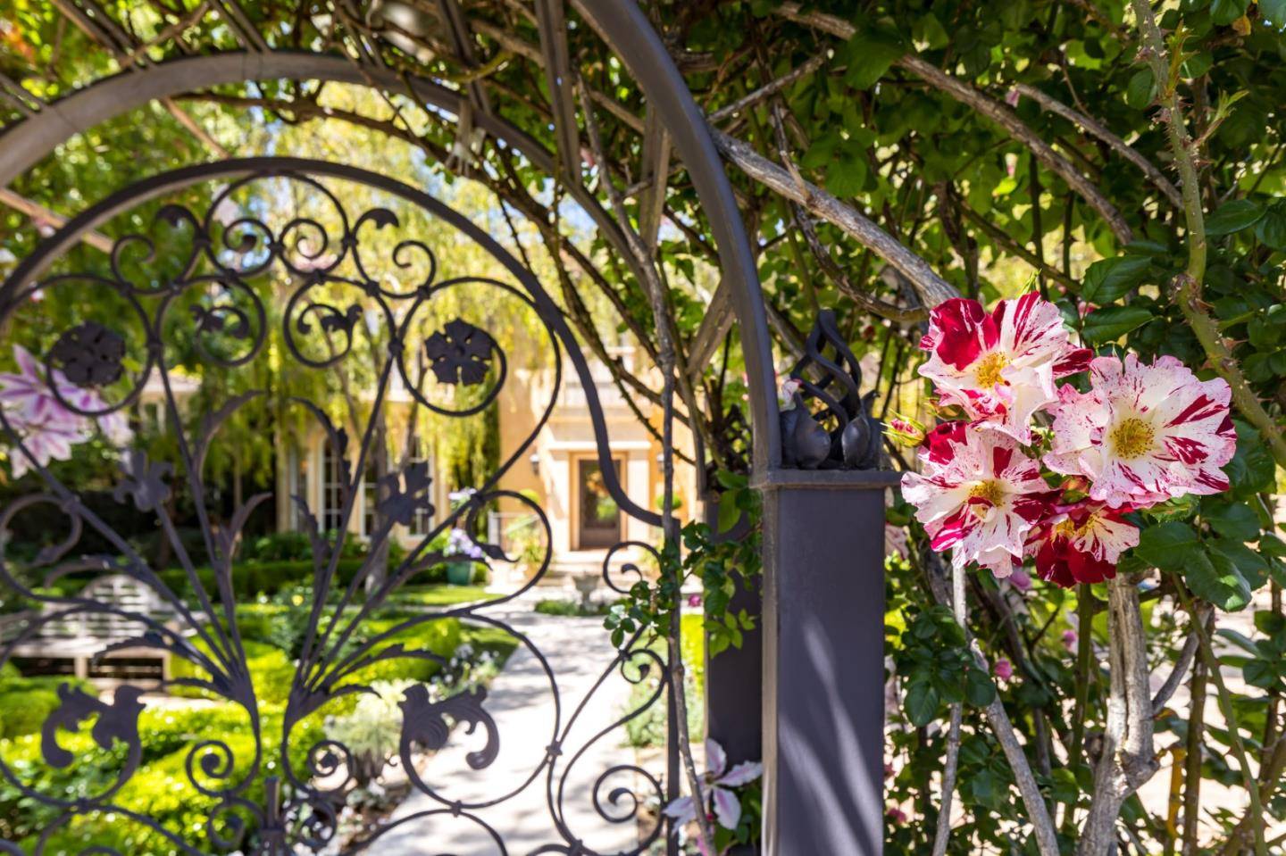 Palo Alto, CA 94301,51 Crescent DR