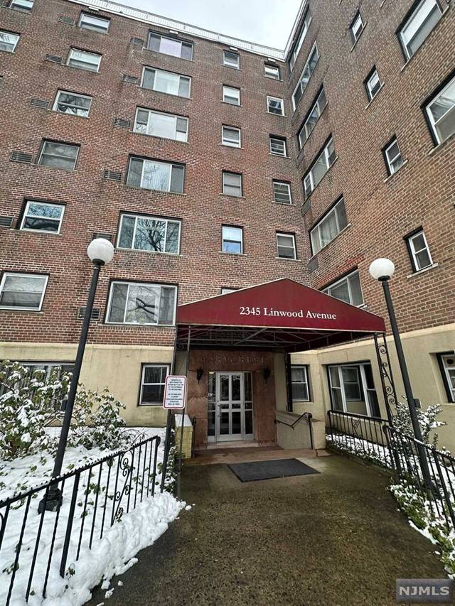 Fort Lee, NJ 07024,2345 Linwood Avenue #4B