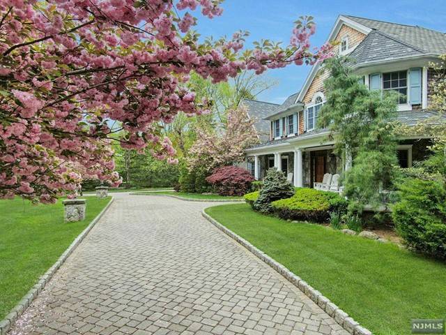 Saddle River, NJ 07458,1 Cedarwood Lane