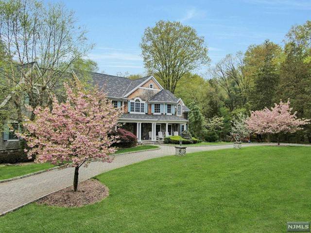 Saddle River, NJ 07458,1 Cedarwood Lane