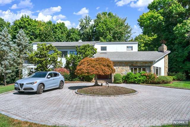 Cresskill, NJ 07626,320 Truman Drive