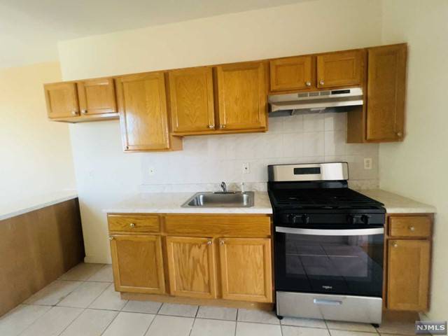 Newark, NJ 07103,250 South Orange Avenue #8