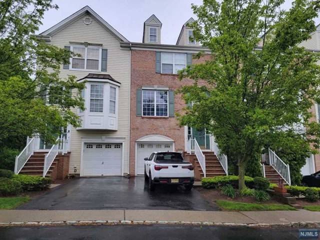 Lopatcong, NJ 08865,3 Dogwood Lane