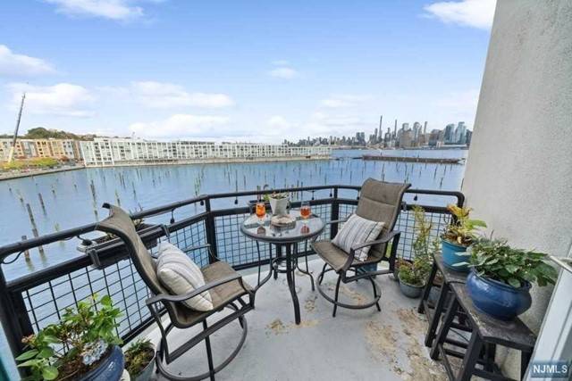 Weehawken, NJ 07086,600 Harbor Boulevard #923/925