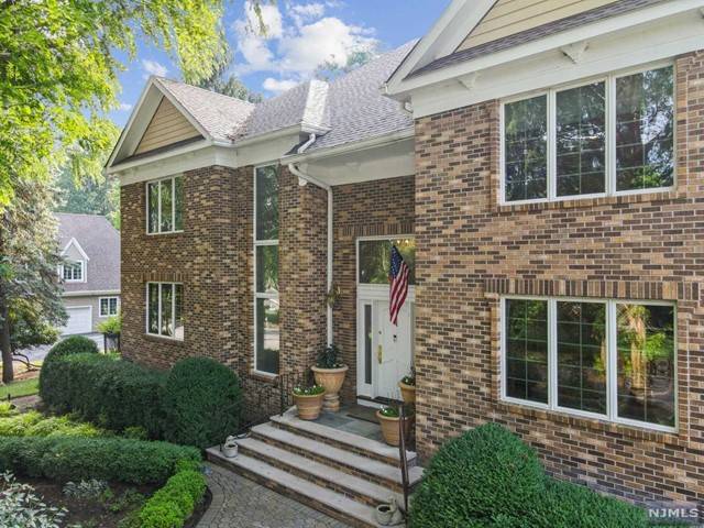 Upper Saddle River, NJ 07458,30 Sunflower Drive