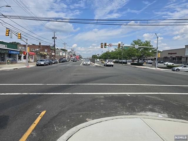 Elmwood Park, NJ 07407,71 Broadway