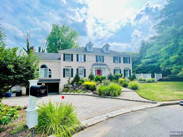 Haworth, NJ 07641,12 Littlefield Court