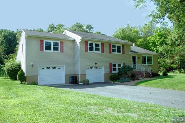 Mahwah, NJ 07430,20 Reid Court