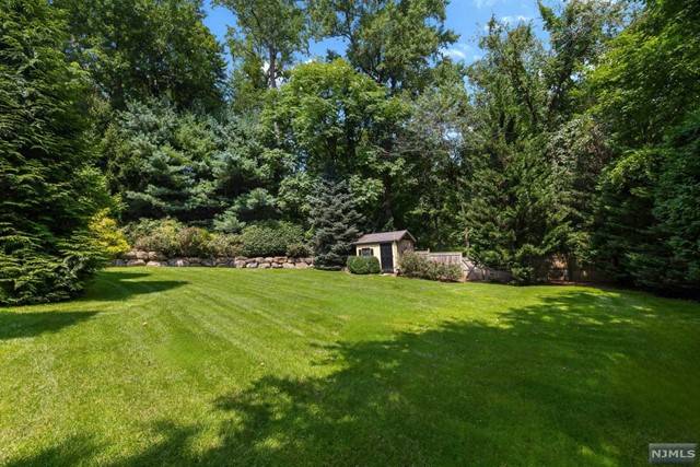 Upper Saddle River, NJ 07458,27 Pinehill Drive