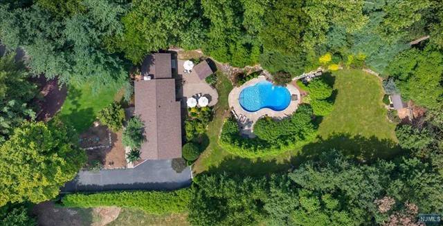 Upper Saddle River, NJ 07458,27 Pinehill Drive