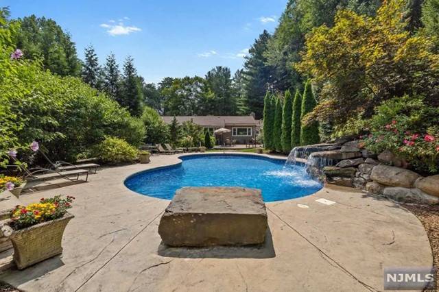 Upper Saddle River, NJ 07458,27 Pinehill Drive