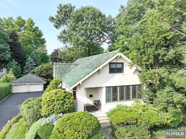 Oradell, NJ 07649,645 Lotus Avenue