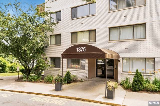 Edgewater, NJ 07020,1375 River Road #4D