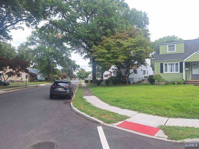 Maywood, NJ 07607,674 Briarcliff Avenue