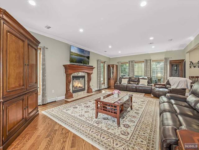 Pequannock Township, NJ 07444,1 Andrews Place