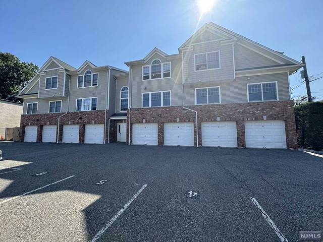 Palisades Park, NJ 07650,35 Prospect Street #6