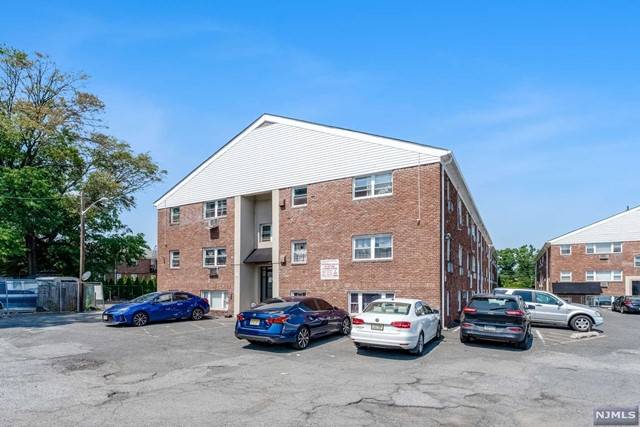 Elizabeth, NJ 07202,826 West Grand Street #2H