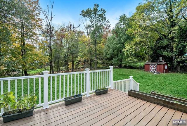 Upper Saddle River, NJ 07458,20 Pinehill Drive