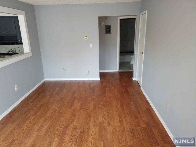 Paterson, NJ 07503,432-434 Trenton Avenue #9