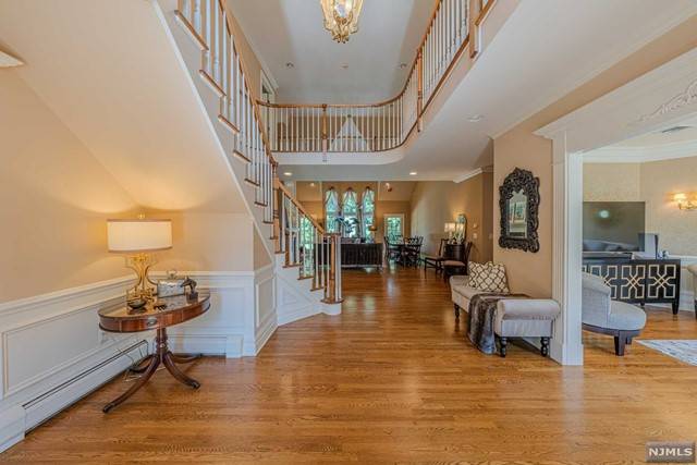 Upper Saddle River, NJ 07458,7 Dansfield Court