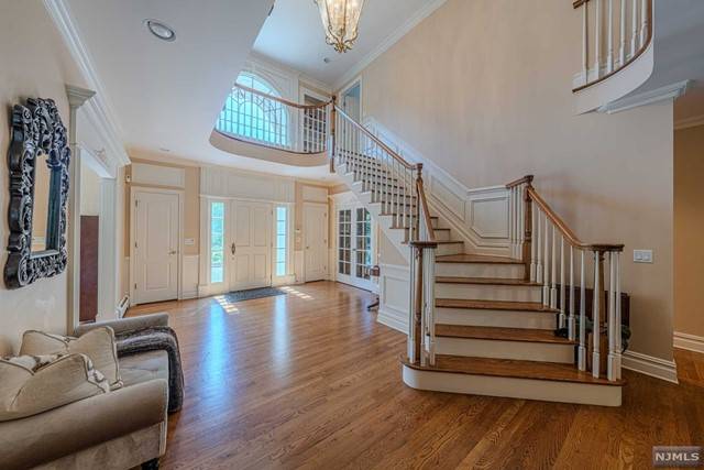 Upper Saddle River, NJ 07458,7 Dansfield Court