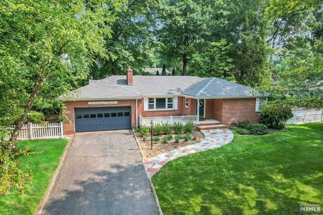 Oradell, NJ 07649,954 Phyllis Lane