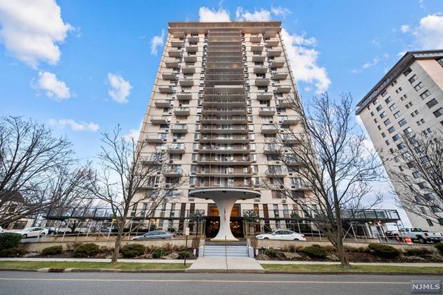 Hackensack, NJ 07601,160 Overlook Avenue #24