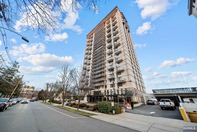 Hackensack, NJ 07601,160 Overlook Avenue #24