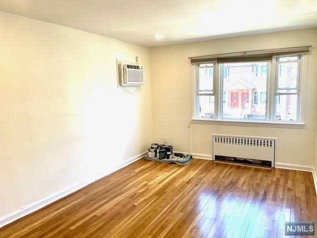 Cliffside Park, NJ 07010,220 Grant Avenue #2