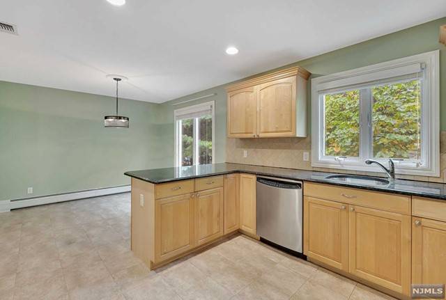 Upper Saddle River, NJ 07458,6 Skymark Court