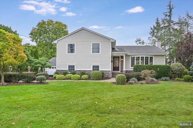 Oradell, NJ 07649,327 Beechwood Road