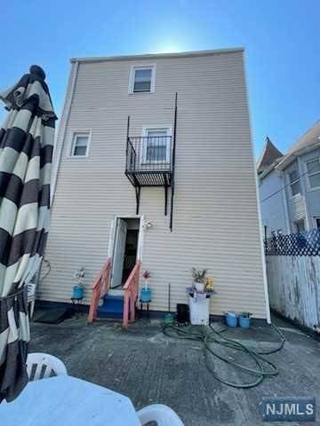 Newark, NJ 07104,242 Clifton Avenue