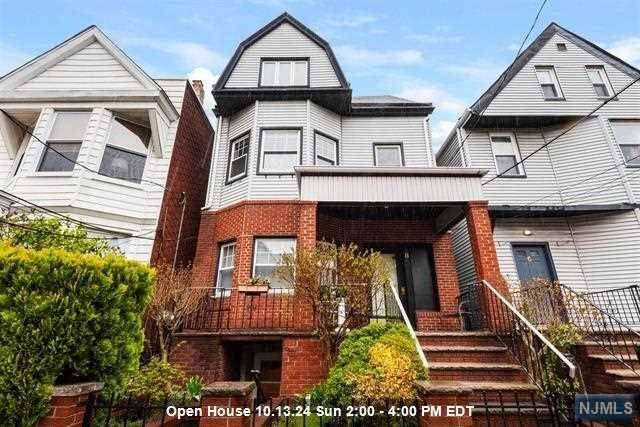 Weehawken, NJ 07086,8 Cooper Place