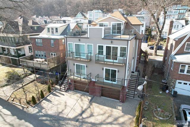 Edgewater, NJ 07020,37 Myrtle Avenue #B