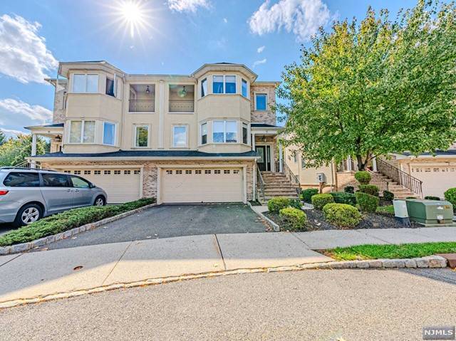 Secaucus, NJ 07094,15 Jacobs Landing Way #15