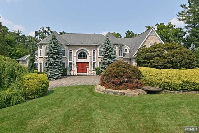 Mahwah, NJ 07430,10 Finn Court