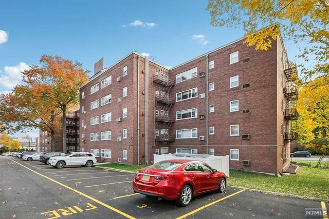 Fort Lee, NJ 07024,1565 Center Avenue #3D