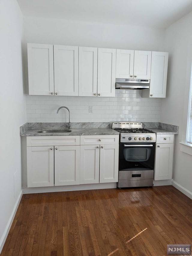 Ridgefield, NJ 07657,1025 Hoyt Avenue #4