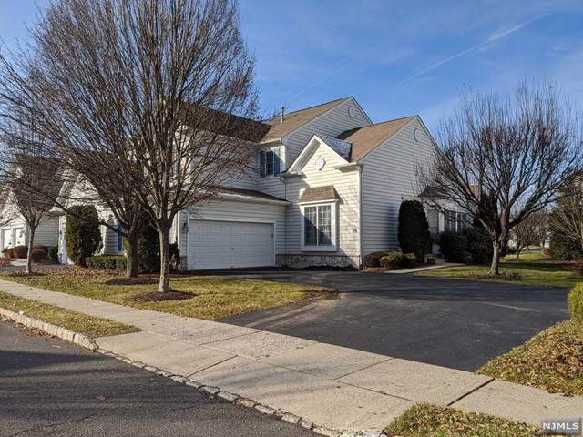 Paramus, NJ 07652,7 Mulberry Court