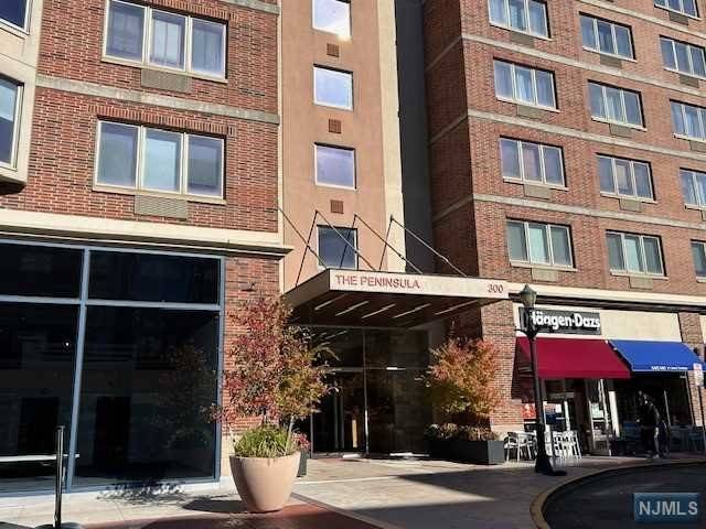 Edgewater, NJ 07020,3502 City Place #3502