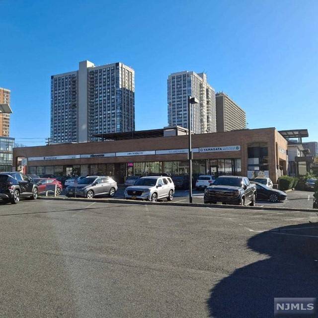 Fort Lee, NJ 07024,1636 Palisade Avenue