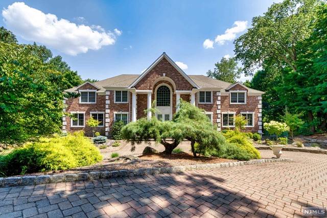 Franklin Lakes, NJ 07417,878 Ridge View Way